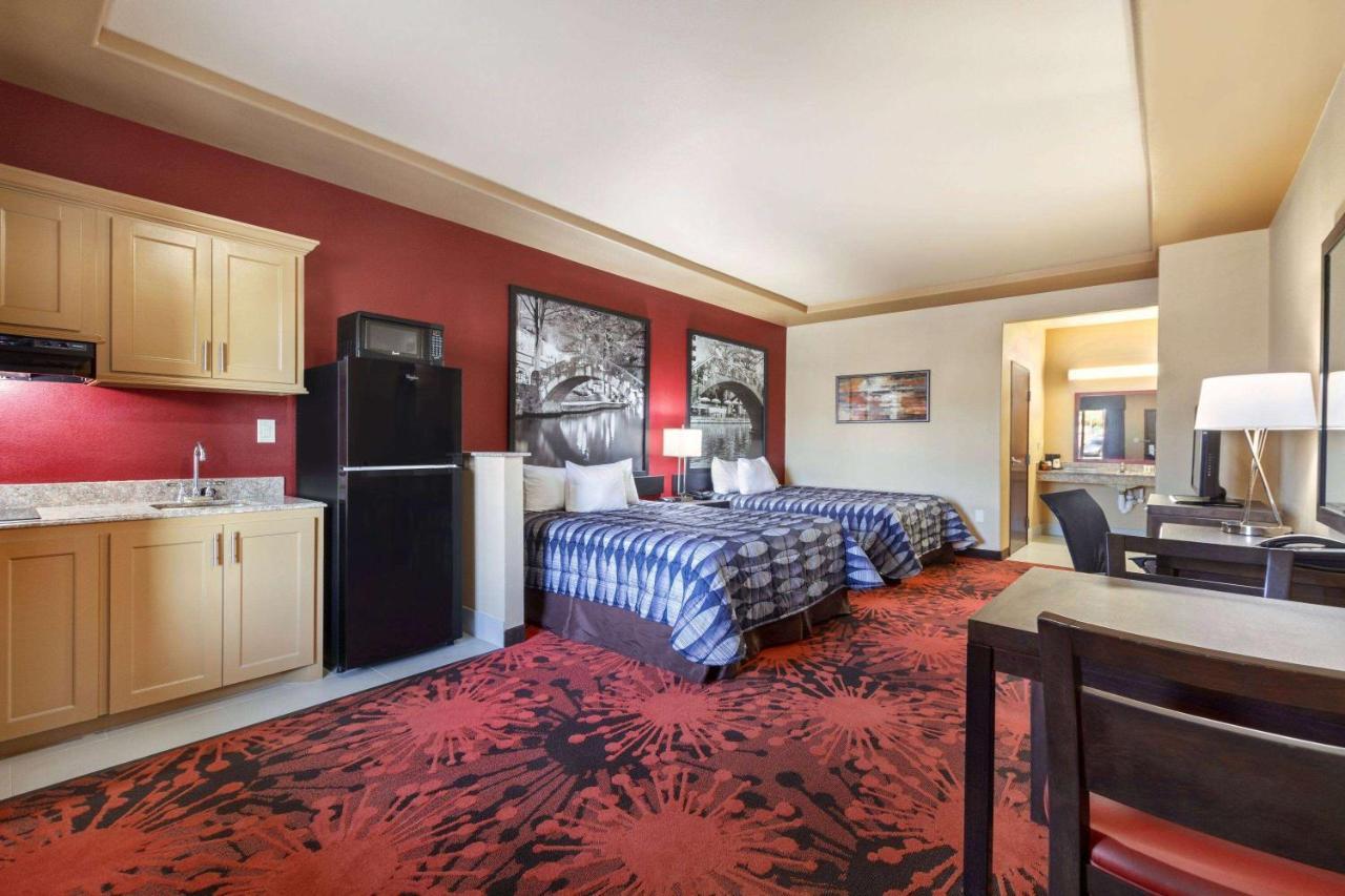 Super 8 By Wyndham Karnes City Exterior photo